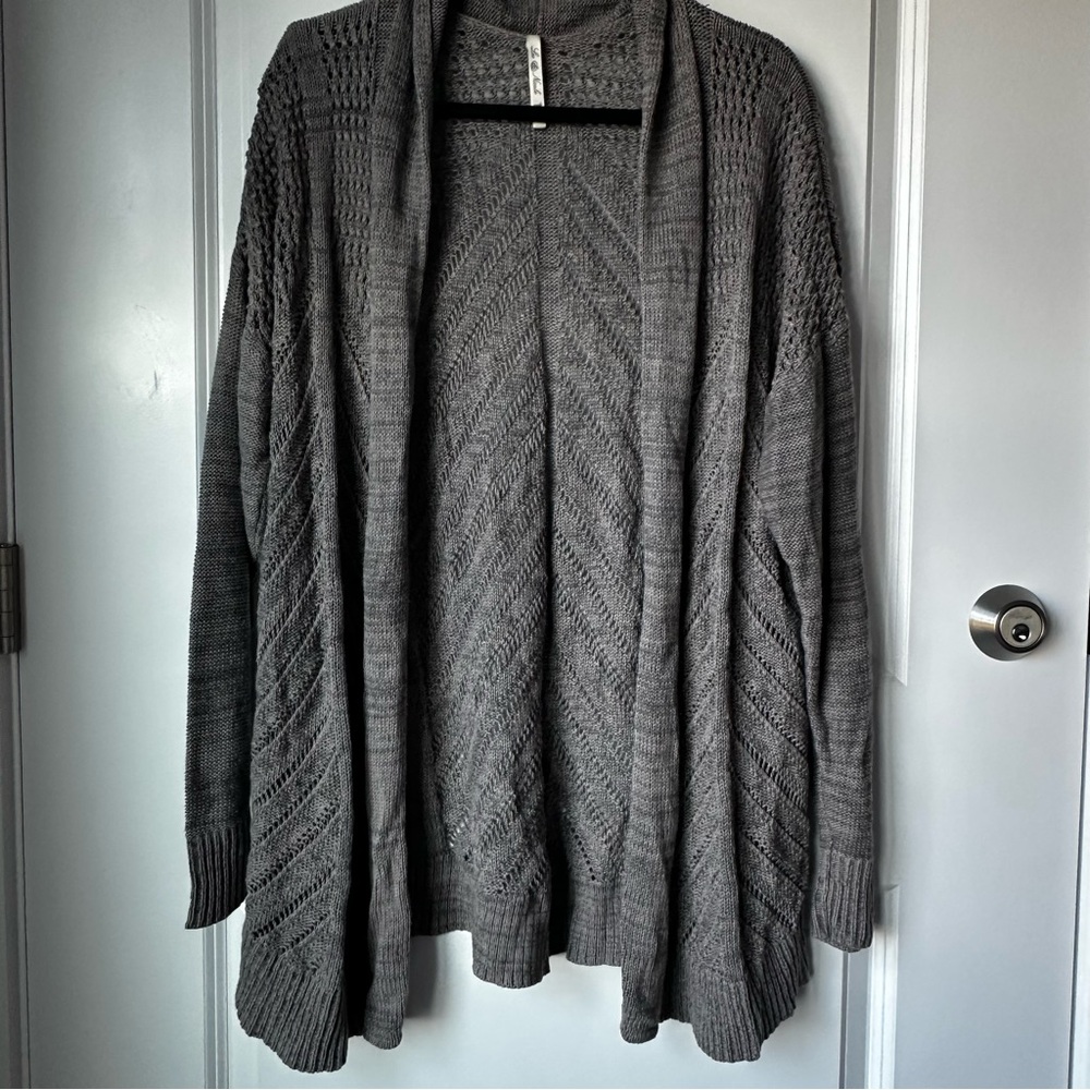 Leo & Nicole Gray Cardigan Size XXL